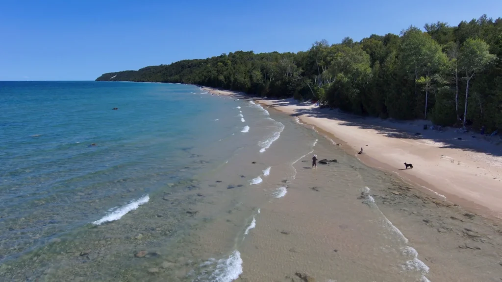 northern-michigan-lifestyle-gills-pier-northport-lake-michigan-beach-sander-scott