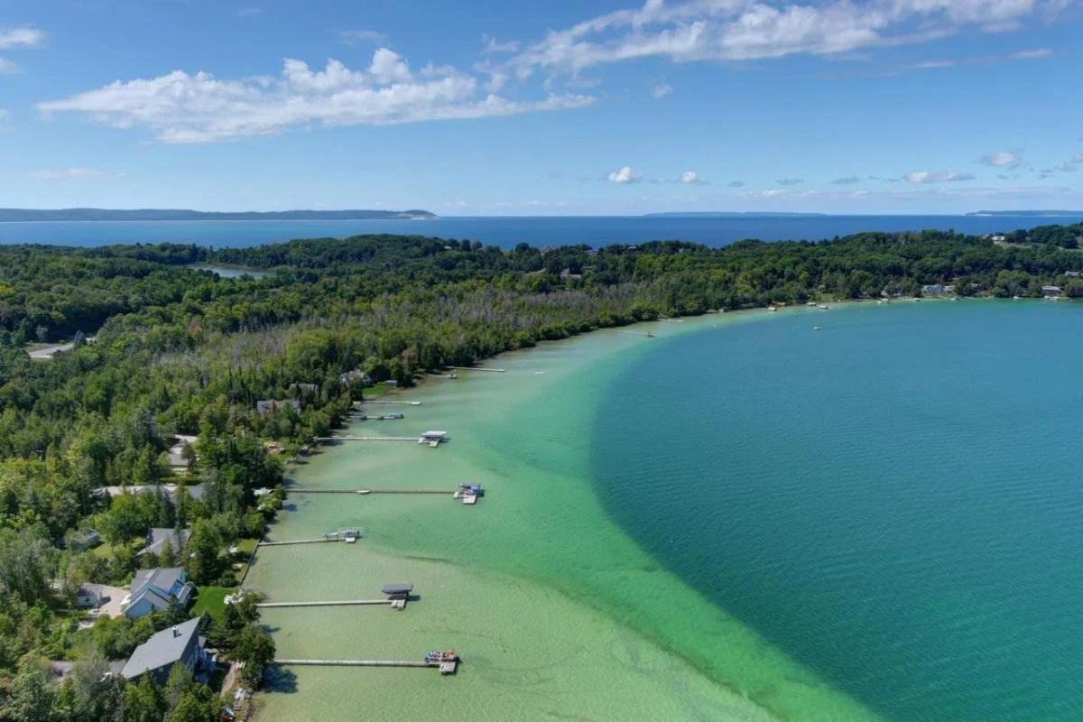 selling Leealanu County waterfront homes